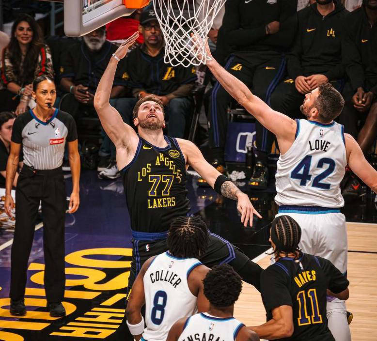 九游娱乐-关于东契奇关键节点比分优势明显，湖人带队取胜！的信息